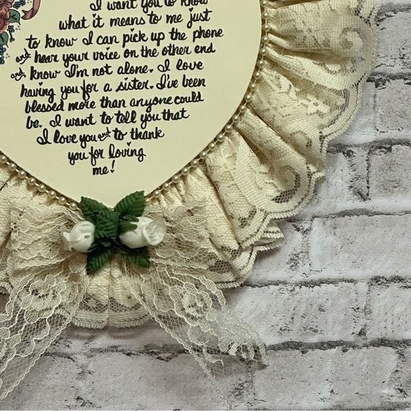 Heart Shape SISTER Note Ruffle Cursive Heart Decor 10 in X 10 in Vintage - Picture 6 of 10